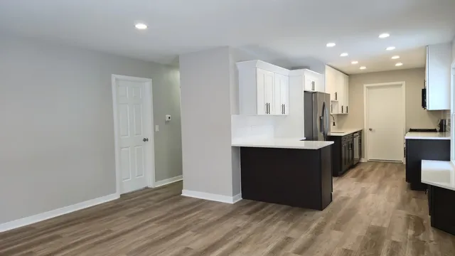 $224,900 | 231 Harvest Court, Vernon Hills, IL 60061