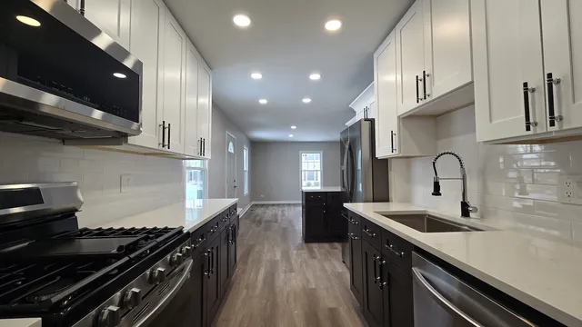 $224,900 | 231 Harvest Court, Vernon Hills, IL 60061