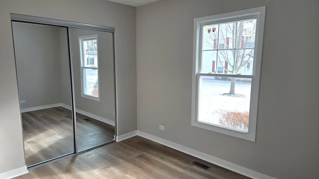 $224,900 | 231 Harvest Court, Vernon Hills, IL 60061