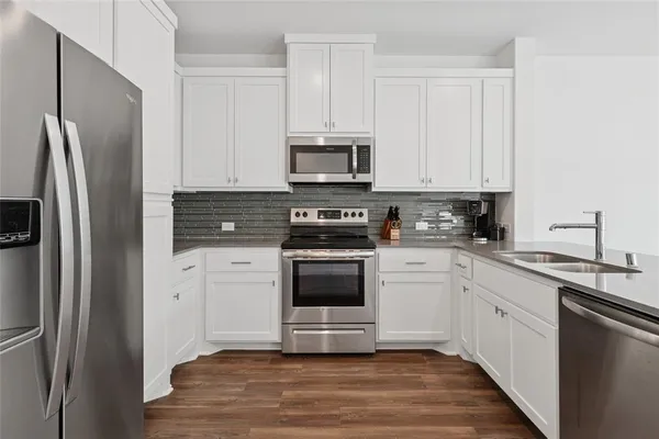 $1,925 | 4703 Kindred Street, Haltom City, TX 76117