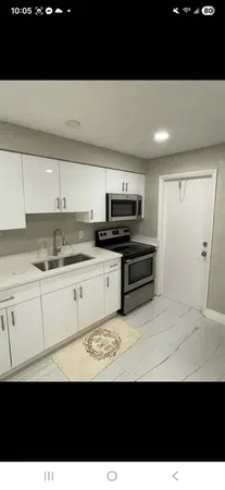 $3,100 | 3900 Southwest 59th Avenue, Davie, FL 33314
