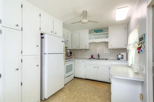 $199,900 | 127 Independence Avenue, Palm Harbor, FL 34684