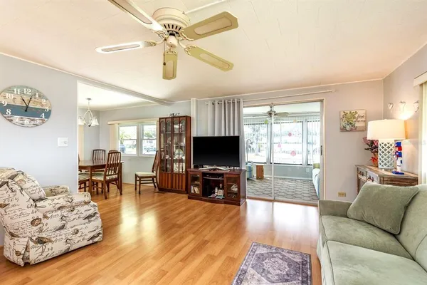 $199,900 | 127 Independence Avenue, Palm Harbor, FL 34684