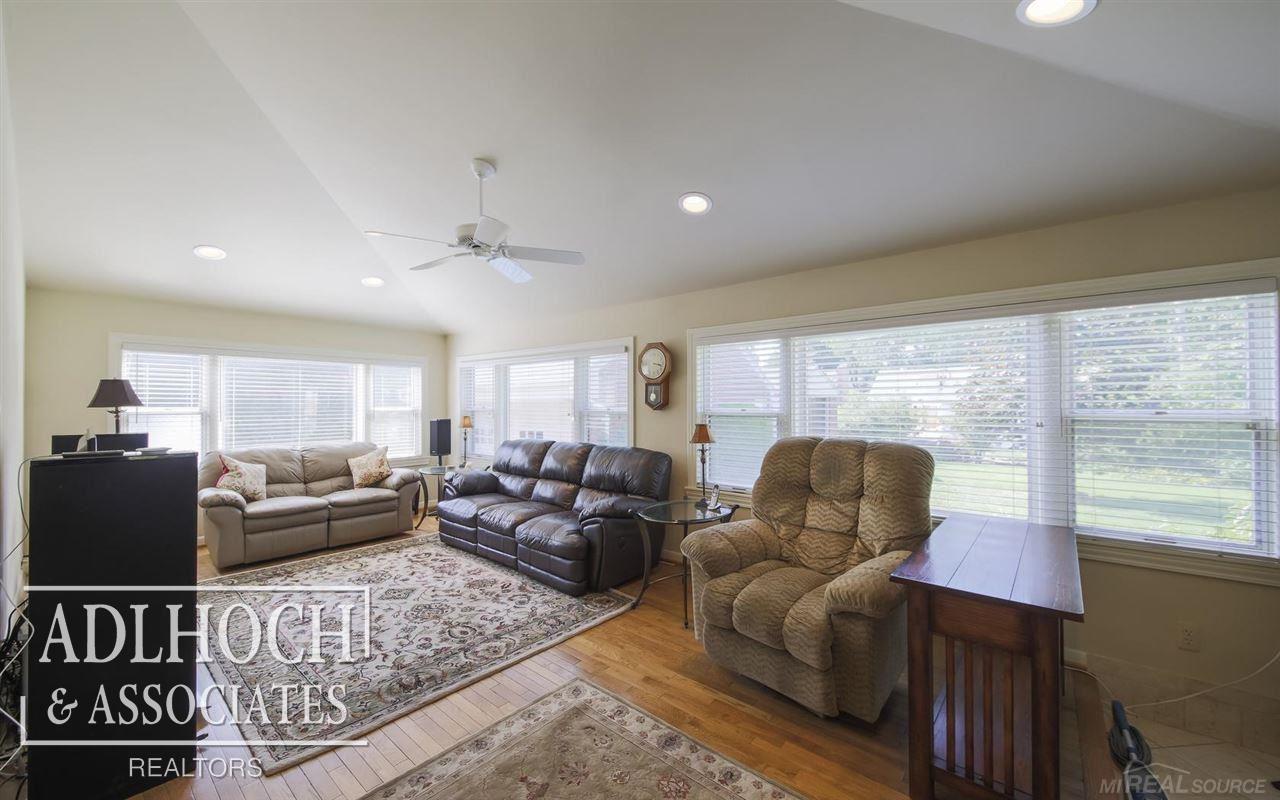 109 Handy Road Grosse Pointe Farms, MI 48236 - Photo 5 of 19