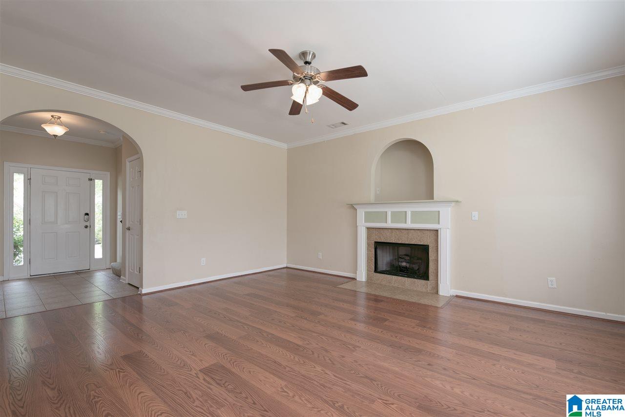 969 Valley Circle Leeds, AL 35094 - Photo 2 of 31