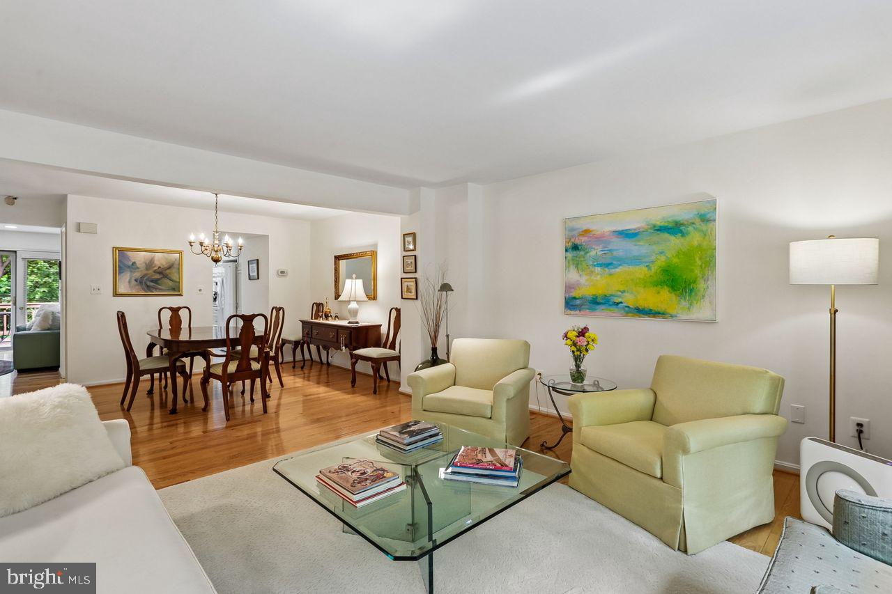 11333 Orchard Lane Reston, VA 20190 - Photo 3 of 41