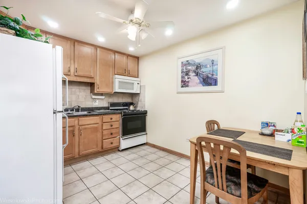 $185,000 | 3023 Paris Avenue, Unit 205, River Grove, IL 60171