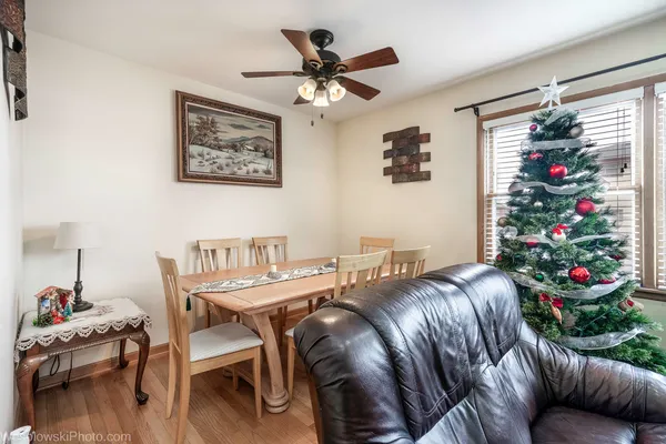 $185,000 | 3023 Paris Avenue, Unit 205, River Grove, IL 60171