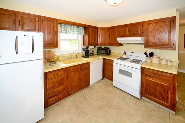 58 Packard Road Stoughton, MA 02072 - Photo 5 of 19 Gallery Image 5