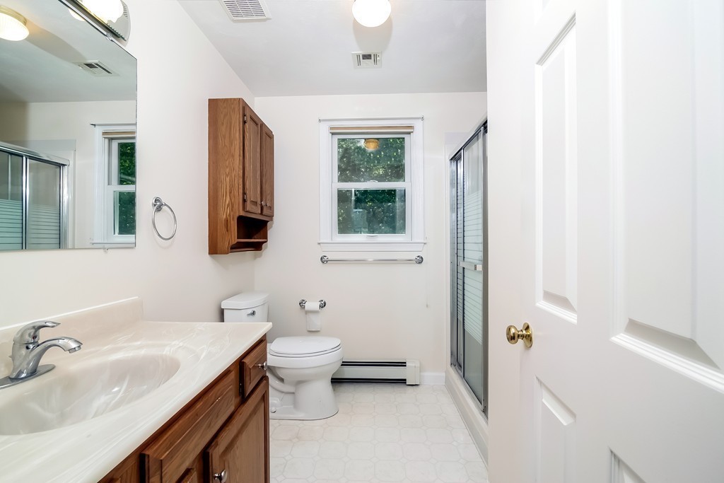 13 Henrys Path Upton, MA 01568 - Photo 11 of 21 Gallery Image 11