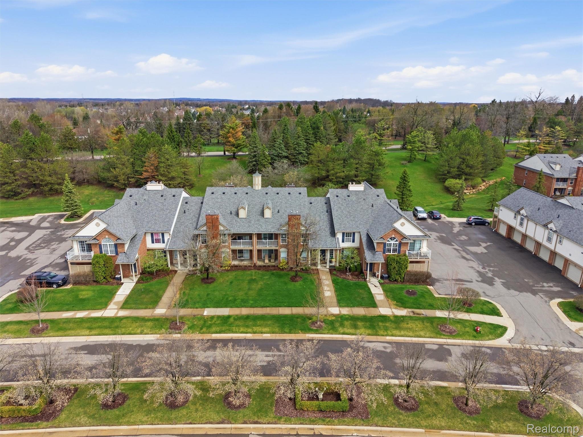 3570 Oakmonte Boulevard Rochester, MI 48306 - Photo 22 of 25 06-DJI_20260415121502_0045_D.jpg