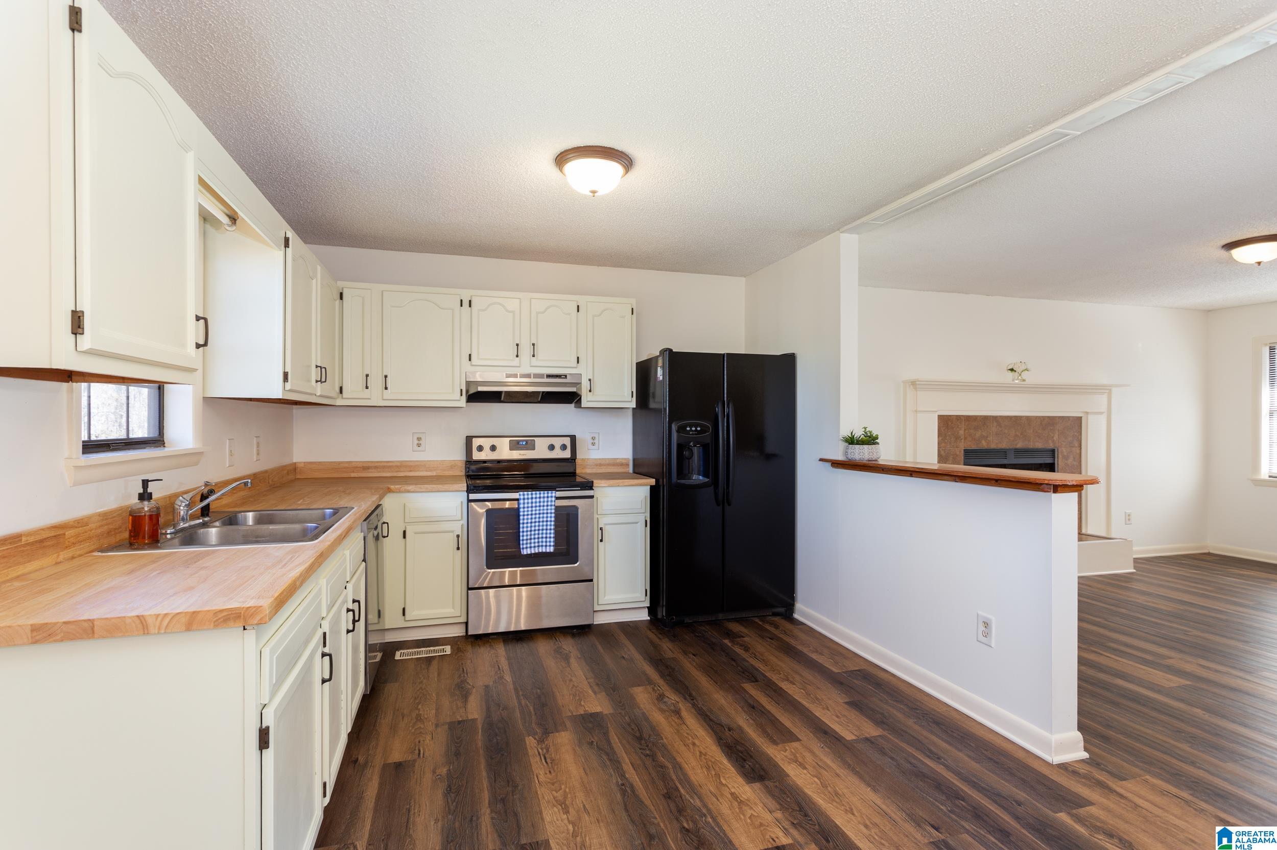 726 Arrowhead Lane Talladega, AL 35160 - Photo 13 of 34