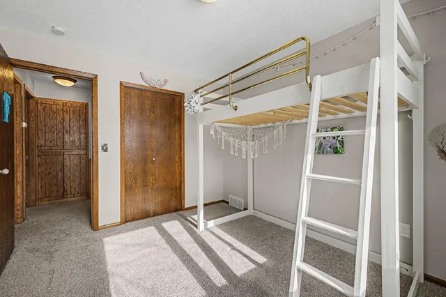 $424,900 | 521 McDevitt Street, Shakopee, MN 55379