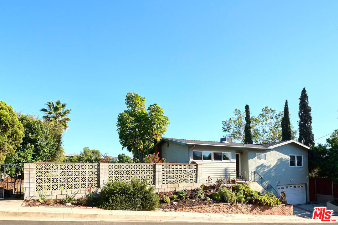 2662 Range Road Los Angeles, CA 90065 - Photo 1 of 29 Gallery Image 1