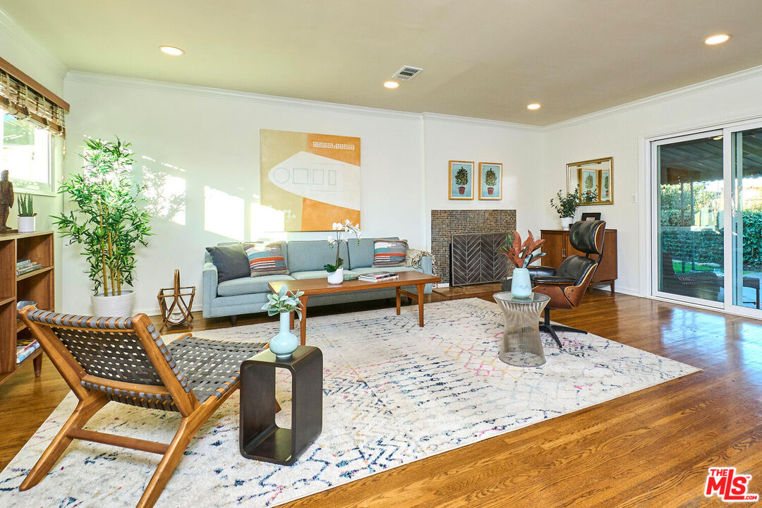 2662 Range Road Los Angeles, CA 90065 - Photo 4 of 29 Gallery Image 4