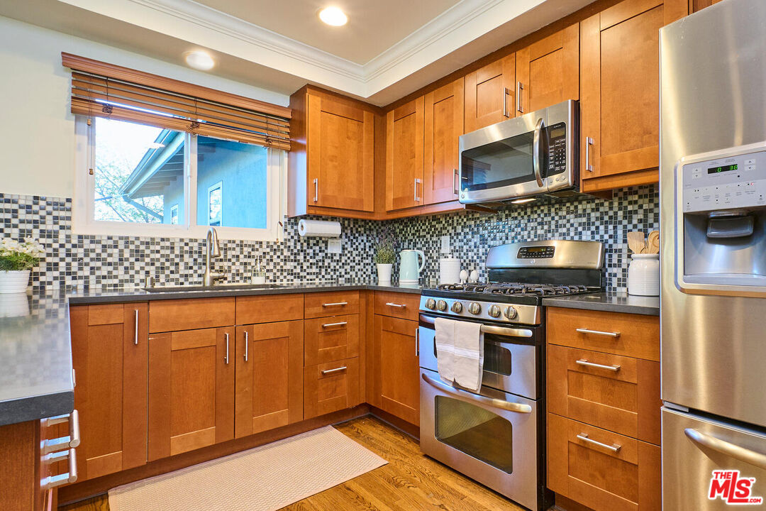 2662 Range Road Los Angeles, CA 90065 - Photo 8 of 29 Gallery Image 8