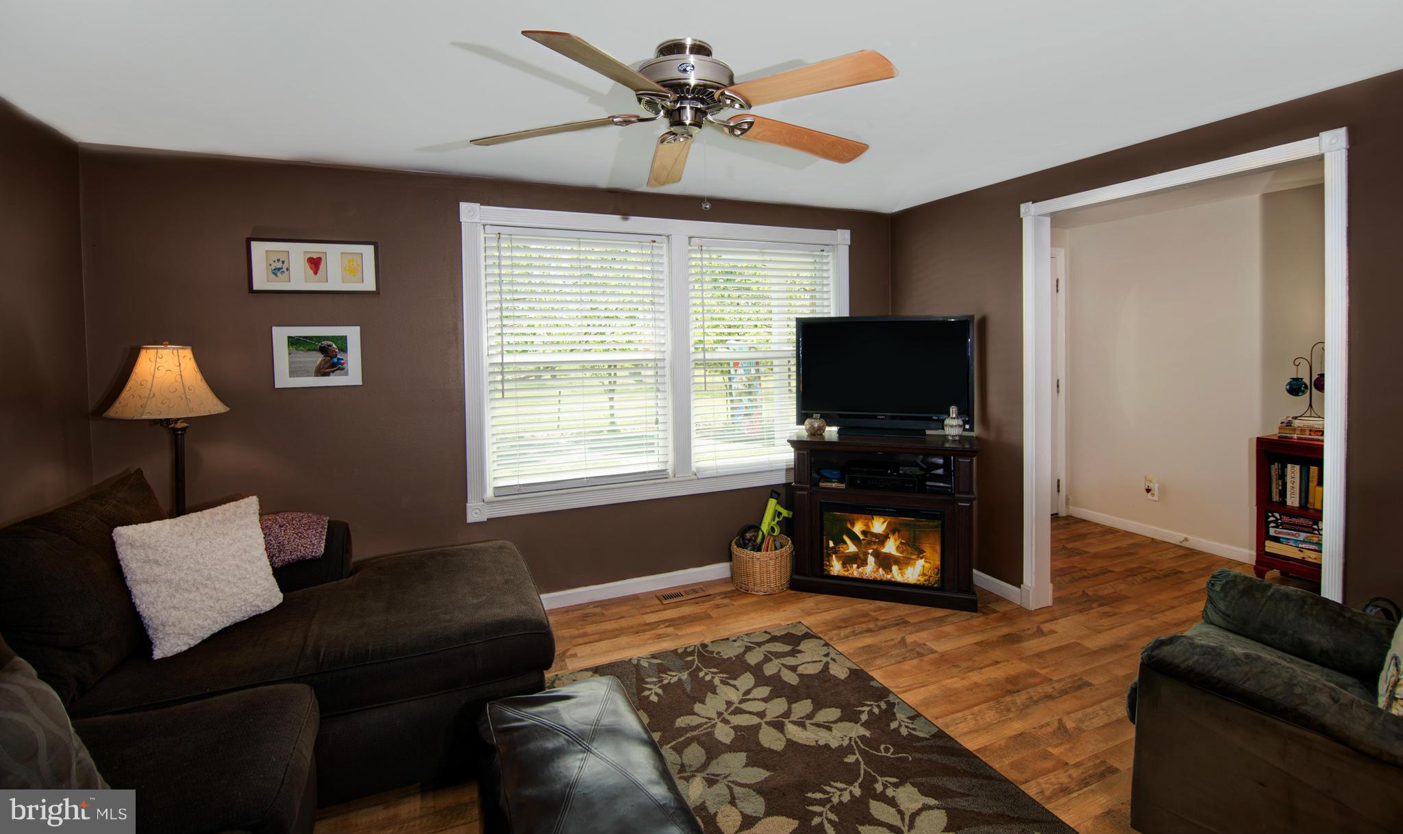 217 Sassafrass Road Warwick, MD 21912 - Photo 4 of 25 Living Room