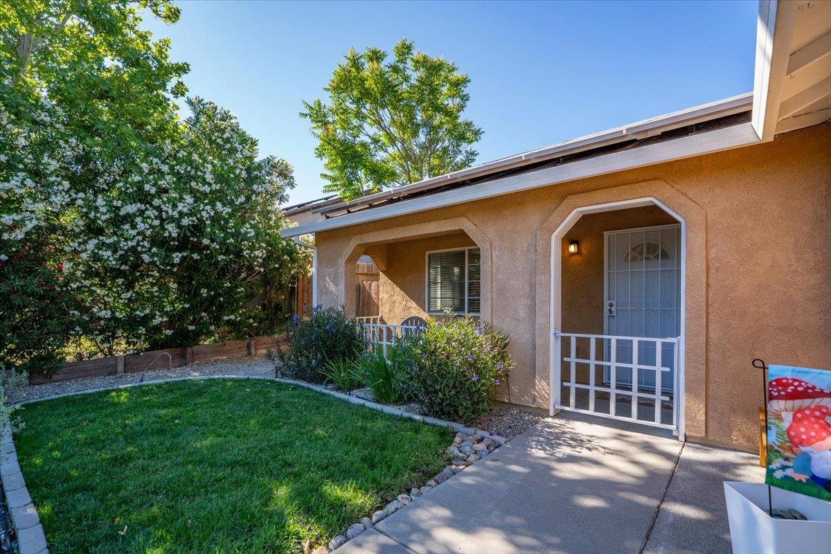 2110 Gentry Way Red Bluff, CA 96080 - Photo 32 of 47 a front view of a house with garden
