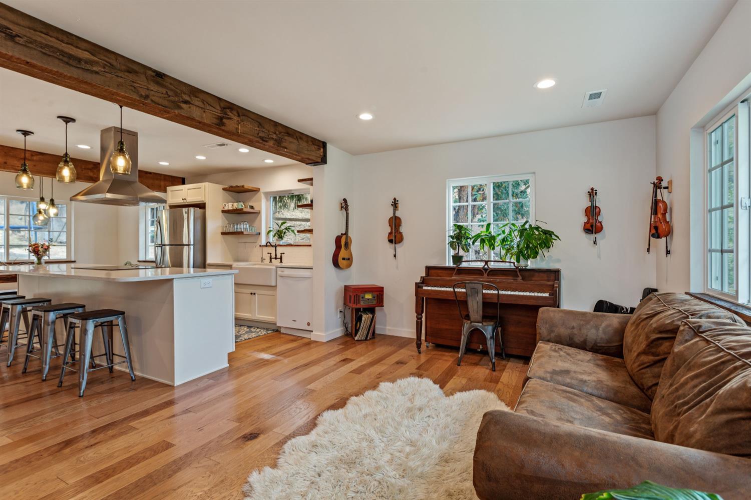7165 Rapp Lane Talent, OR 97540 - Photo 9 of 33 Additional Photo