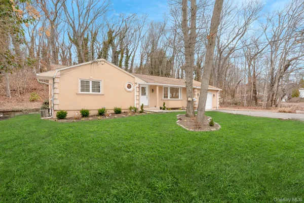 $649,000 | 263 North Country Road, Smithtown, NY 11787
