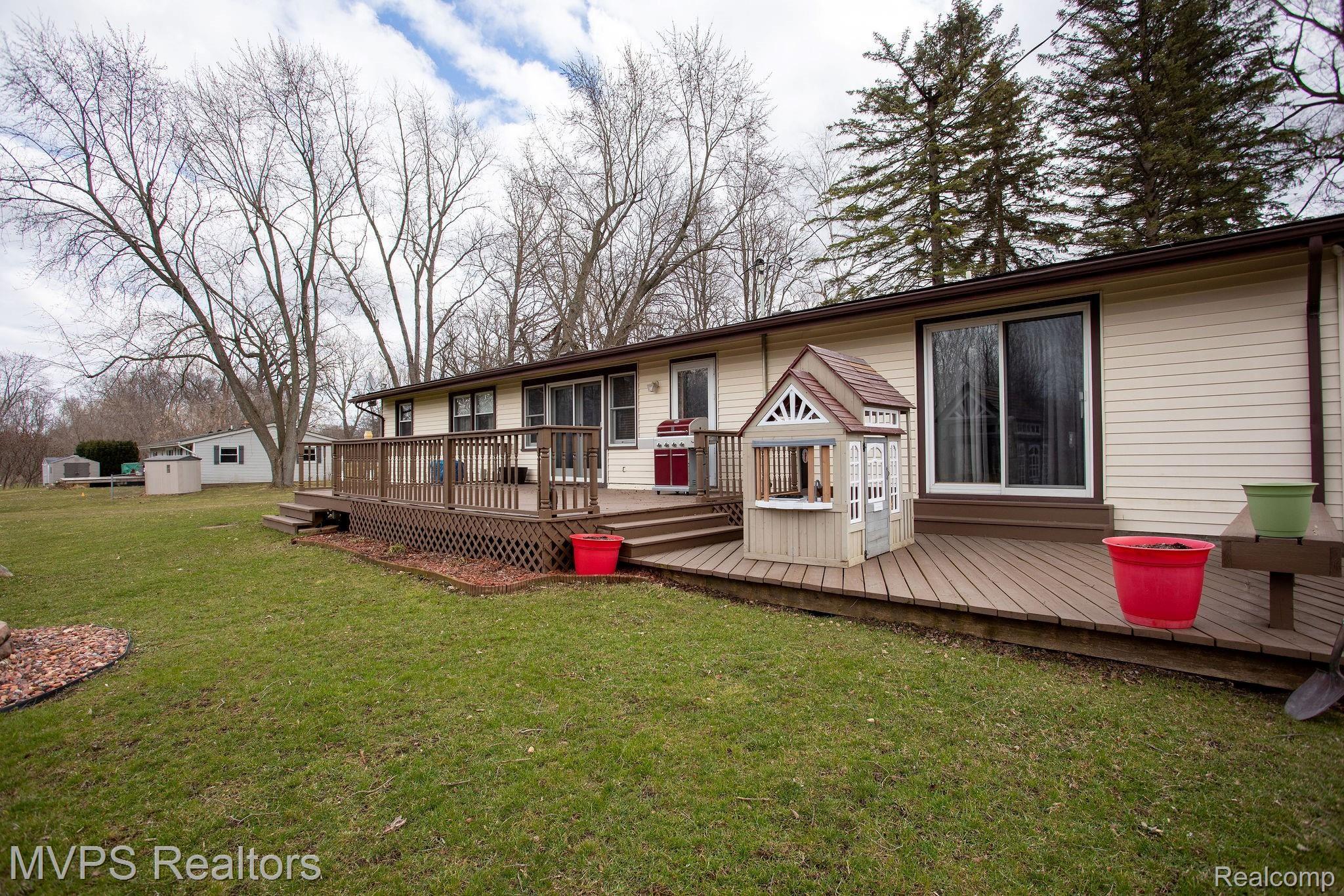 7843 Almont Road Almont, MI 48003 - Photo 30 of 36 111A1791.jpg