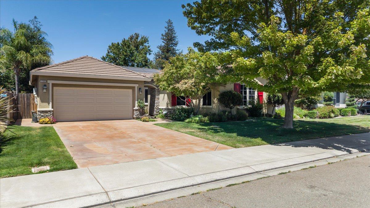 1751 Daniel Drive Ripon, CA 95366 - Photo 3 of 57