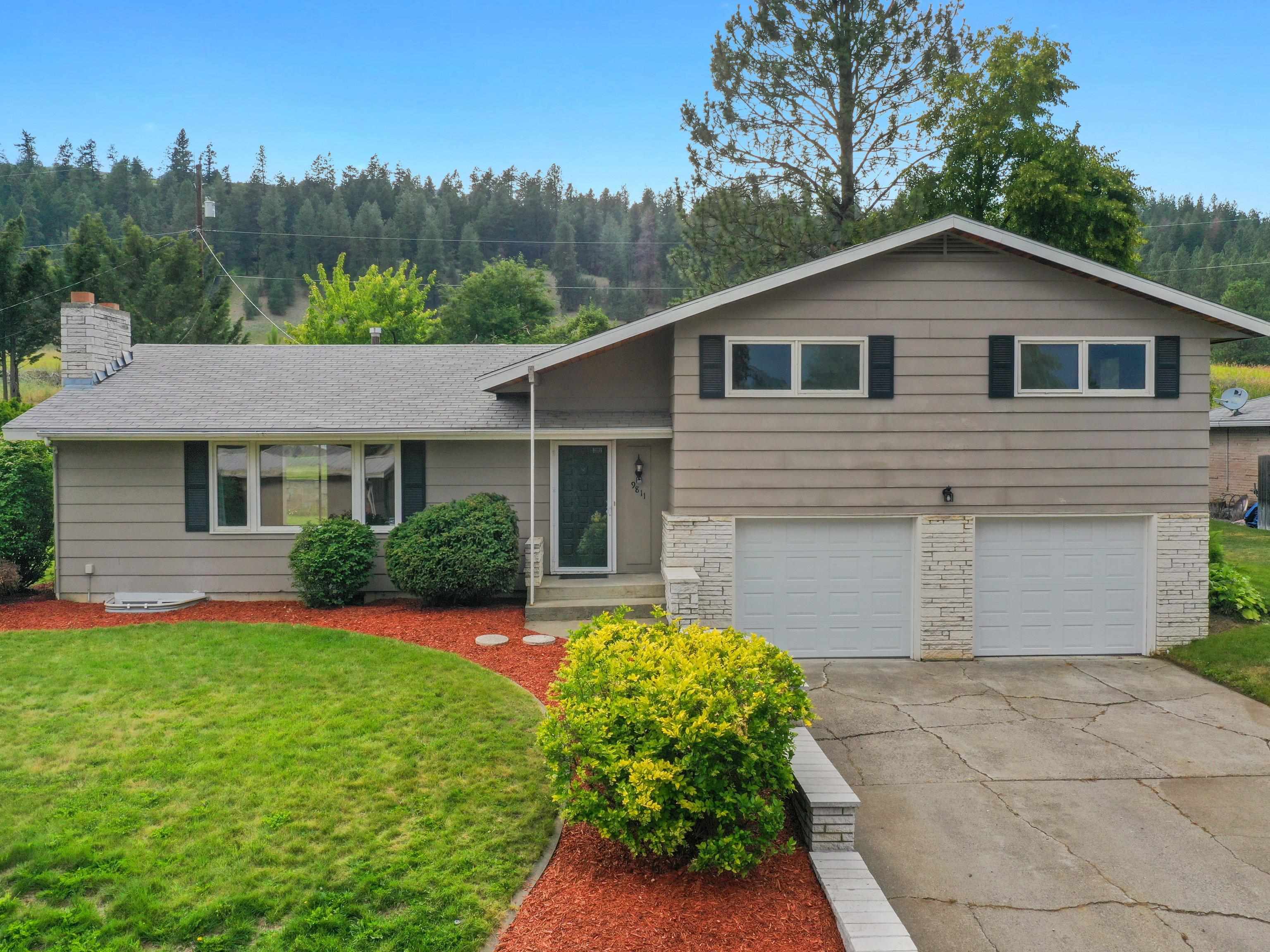 9811 North Huntington Road Spokane, WA 99218 - Photo 1 of 50
