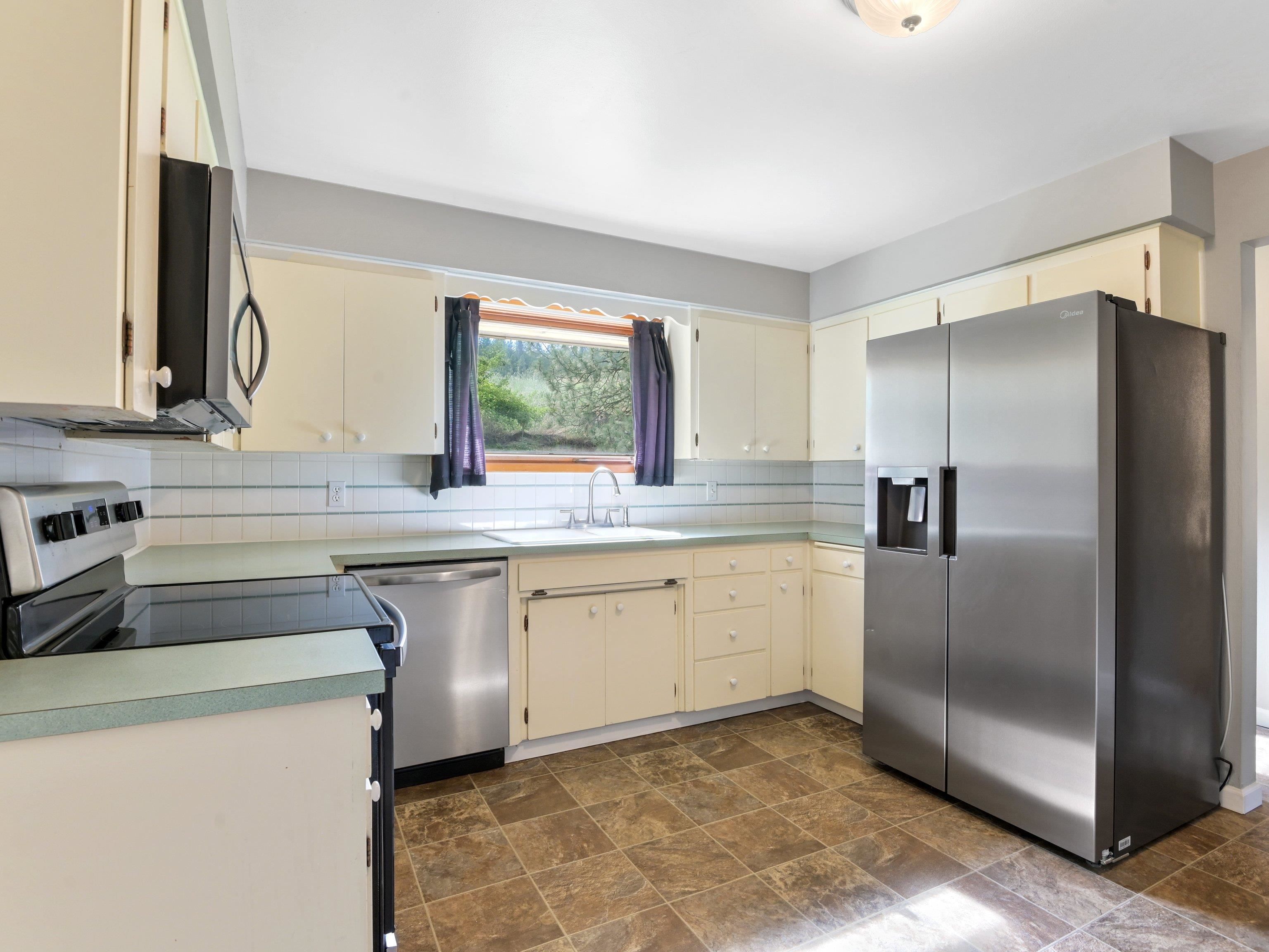 9811 North Huntington Road Spokane, WA 99218 - Photo 14 of 50
