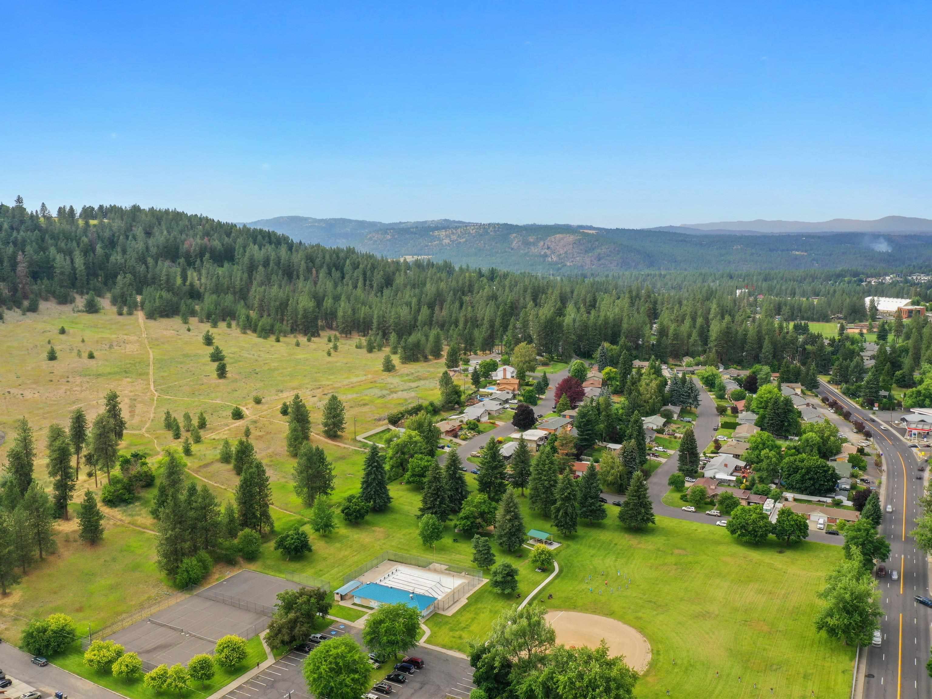 9811 North Huntington Road Spokane, WA 99218 - Photo 3 of 50