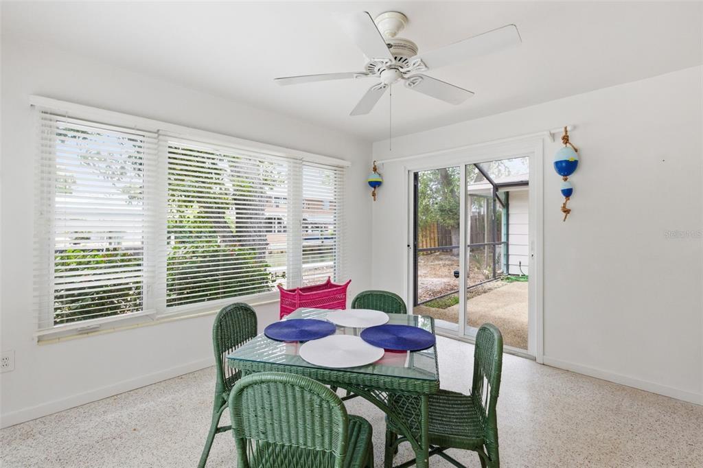 528 Ralph Street Sarasota, FL 34242 - Photo 9 of 28