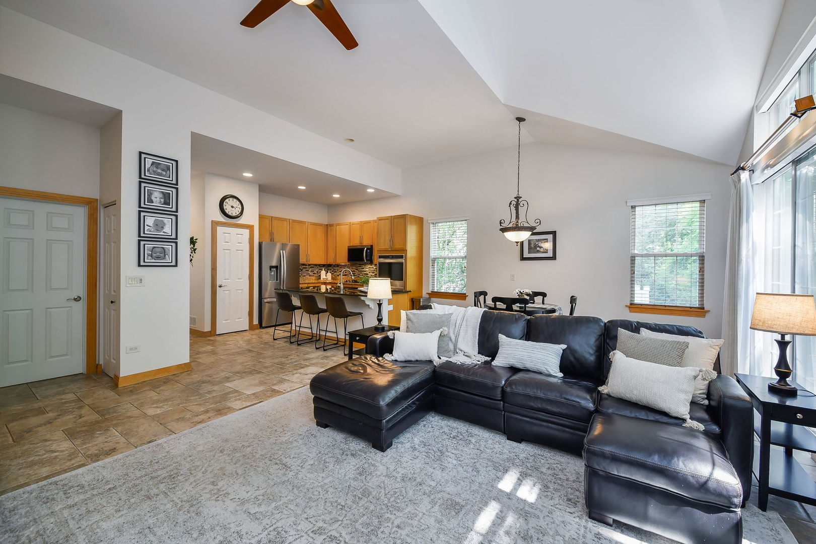 322 Quarry Ridge Circle Sugar Grove, IL 60554 - Photo 9 of 31 Gallery Image 9