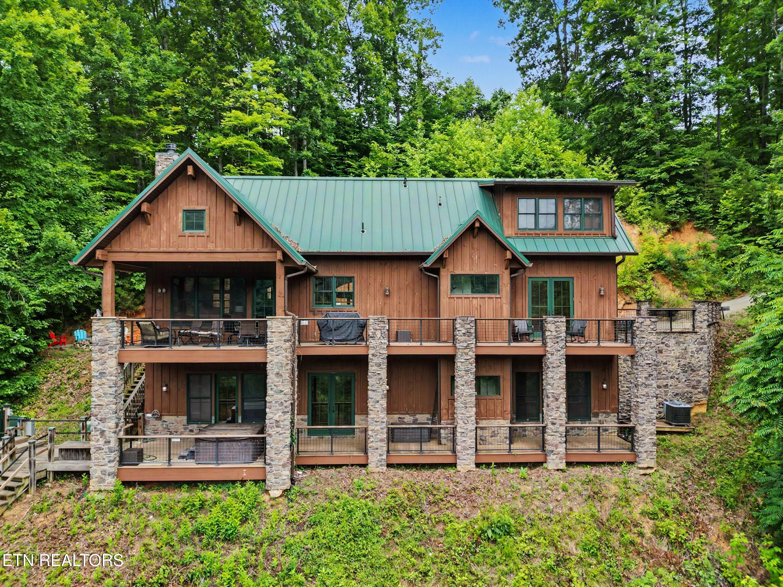 836-835 Jacks Bluff Road New Tazewell, TN 37825 - Photo 3 of 53 3_dji_0015.png