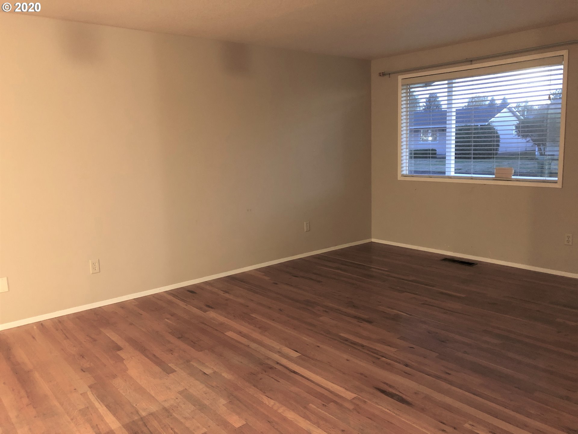 1345 Thompson Road Woodburn, OR 97071 - Photo 4 of 10 Gallery Image 4