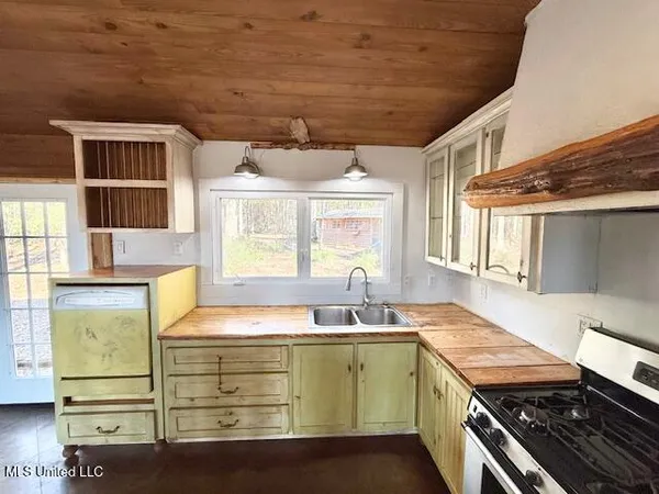 $375,000 | 2007 Hillside Drive, Magnolia, MS 39652