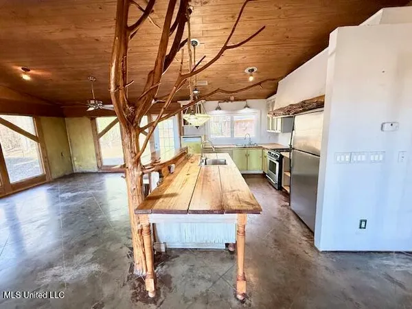 $375,000 | 2007 Hillside Drive, Magnolia, MS 39652