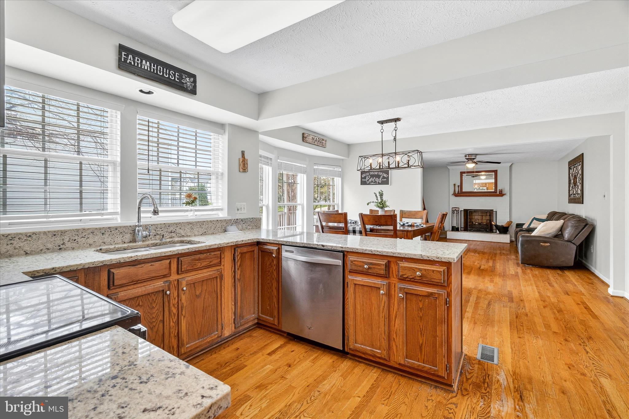 5348 St James Place Frederick, MD 21703 - Photo 5 of 50