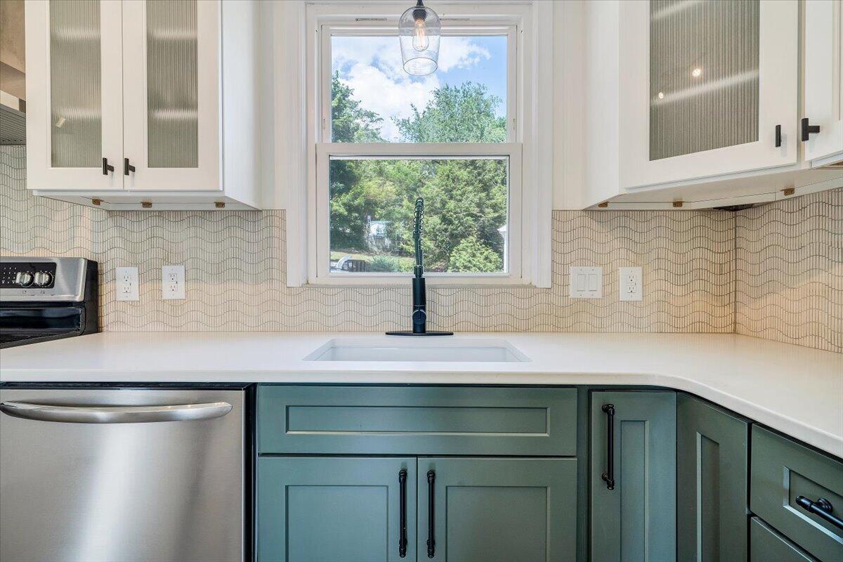 3116 Spring Road Southwest Roanoke, VA 24015 - Photo 14 of 39 15-MIB05565