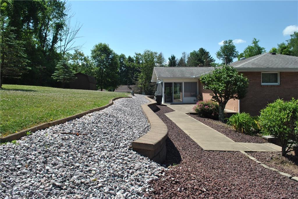 1033 Paintertown Road Irwin, PA 15642 - Photo 4 of 20 Gallery Image 4