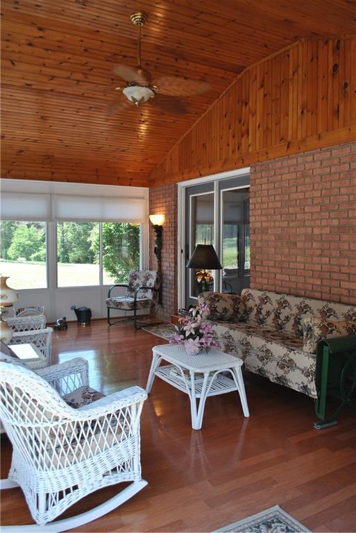 1033 Paintertown Road Irwin, PA 15642 - Photo 6 of 20 Gallery Image 6