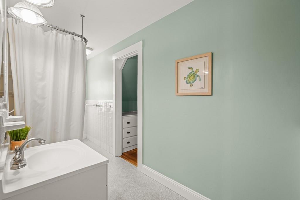 96 Warwick Road Melrose, MA 02176 - Photo 22 of 37 Gallery Image 22
