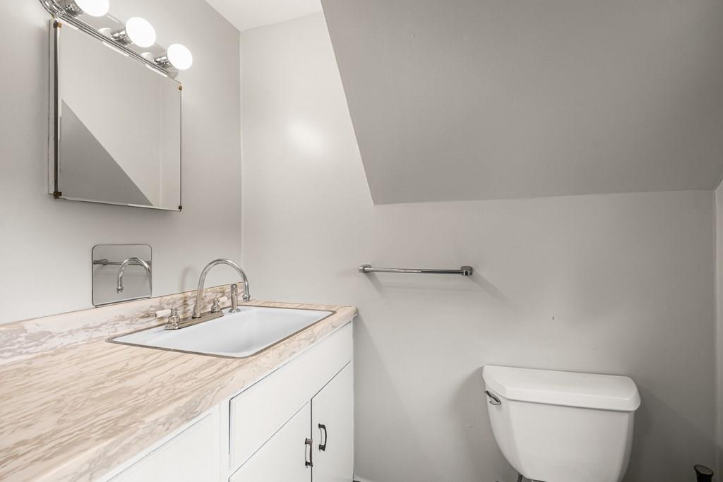 96 Warwick Road Melrose, MA 02176 - Photo 33 of 37 Gallery Image 33