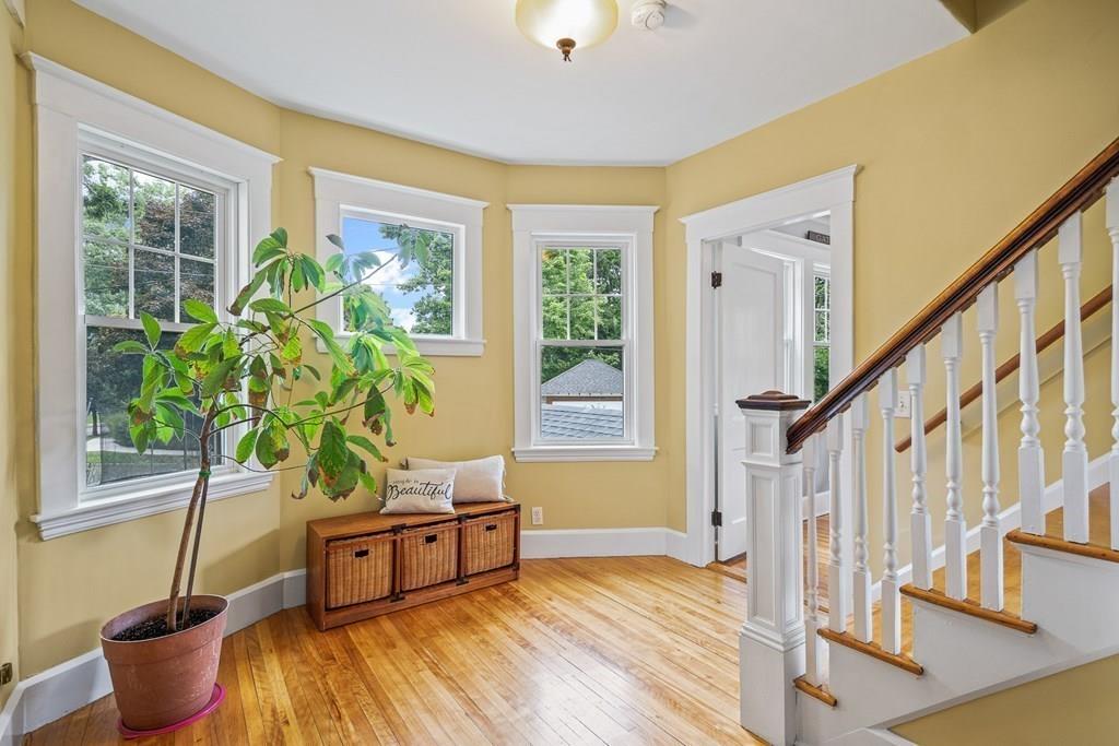 96 Warwick Road Melrose, MA 02176 - Photo 5 of 37 Gallery Image 5