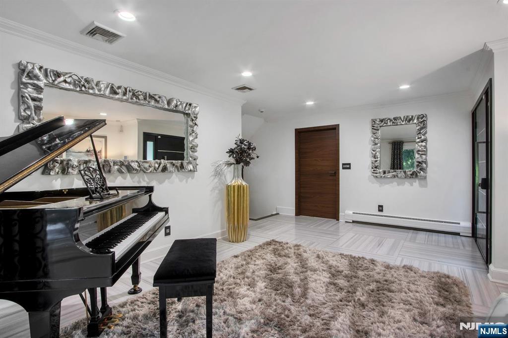 99 Ogle Road Old Tappan, NJ 07675 - Photo 8 of 50