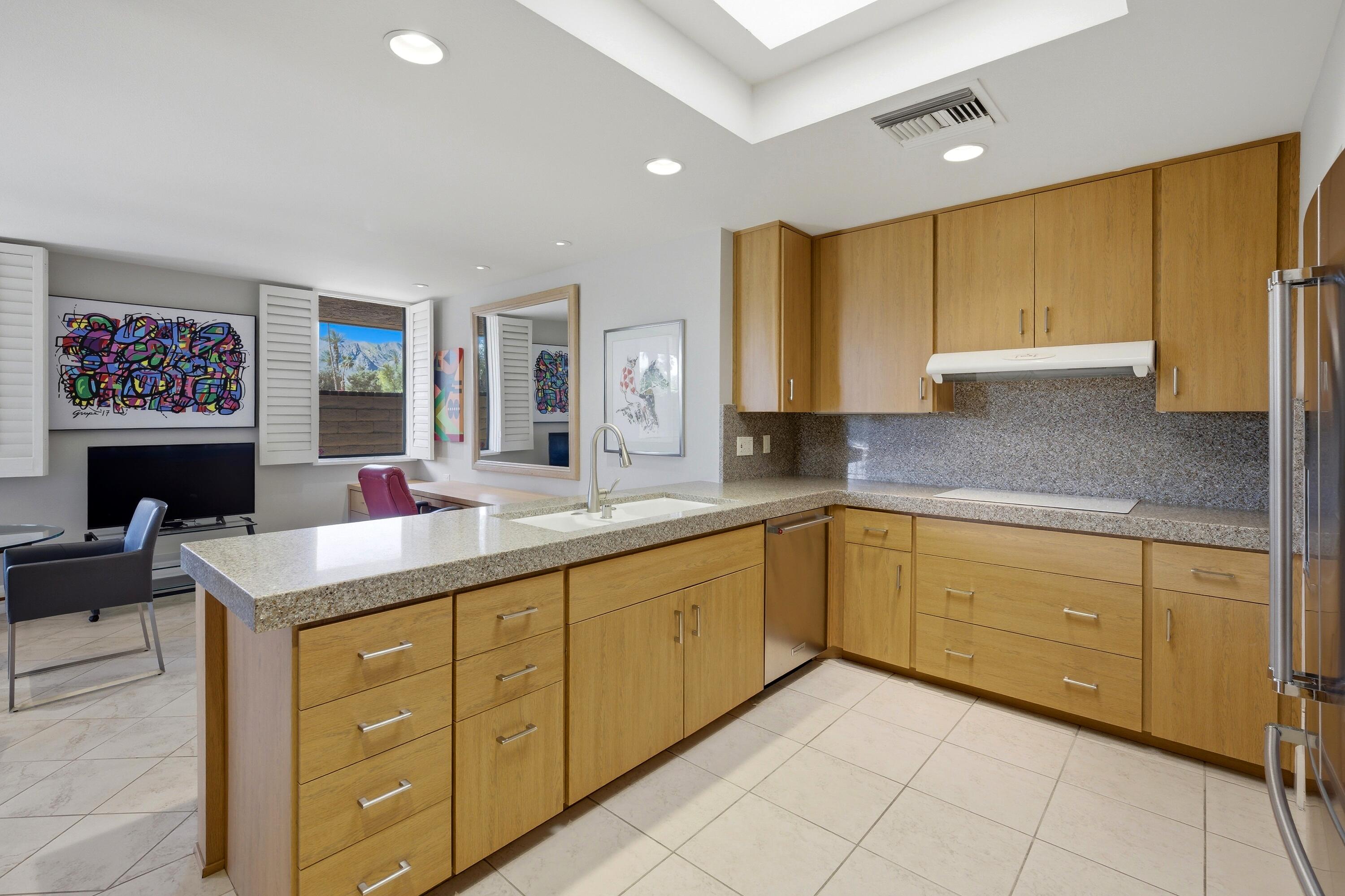44 Lafayette Drive Rancho Mirage, CA 92270 - Photo 12 of 40 28-Photo-28