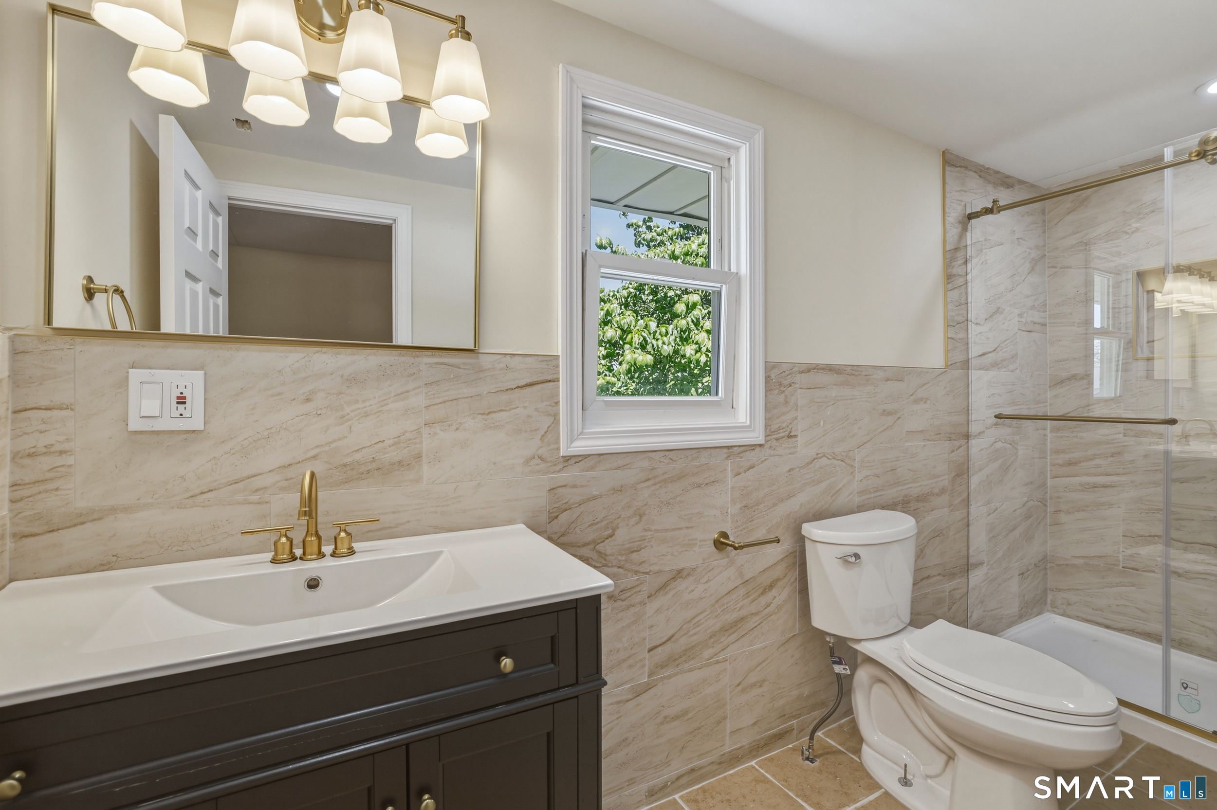 461 Mountain Road Newington, CT 06111 - Photo 6 of 21