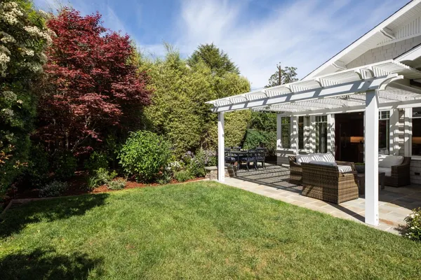 $4,850,000 | 384 Hawthorne Avenue, Los Altos, CA 94022