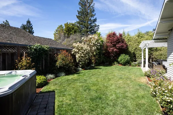 $4,850,000 | 384 Hawthorne Avenue, Los Altos, CA 94022
