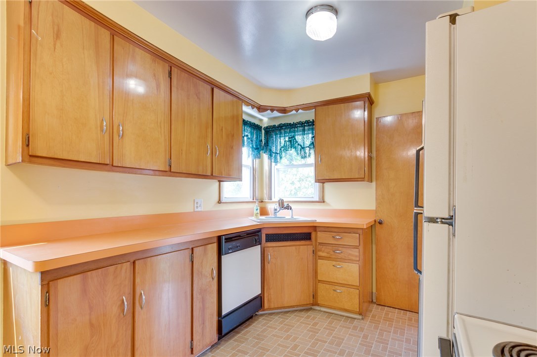 31001 Wellner Road Willowick, OH 44095 - Photo 10 of 29