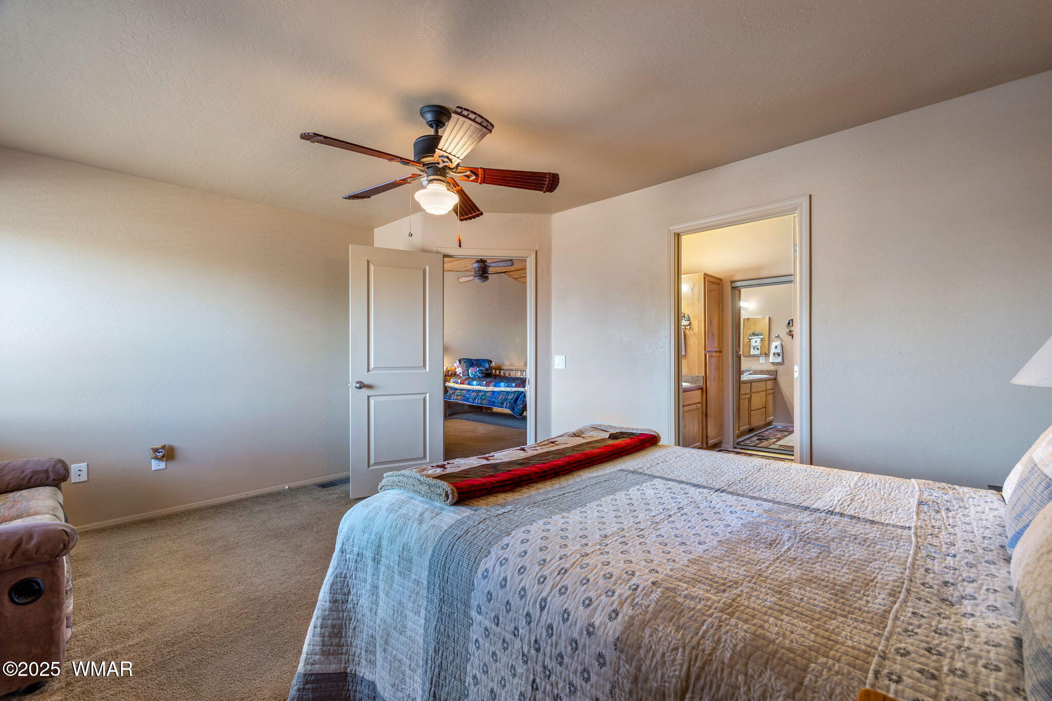 6943 West Starlight Ridge Parkway Lakeside, AZ 85929 - Photo 20 of 31 Spacious primary bedroom