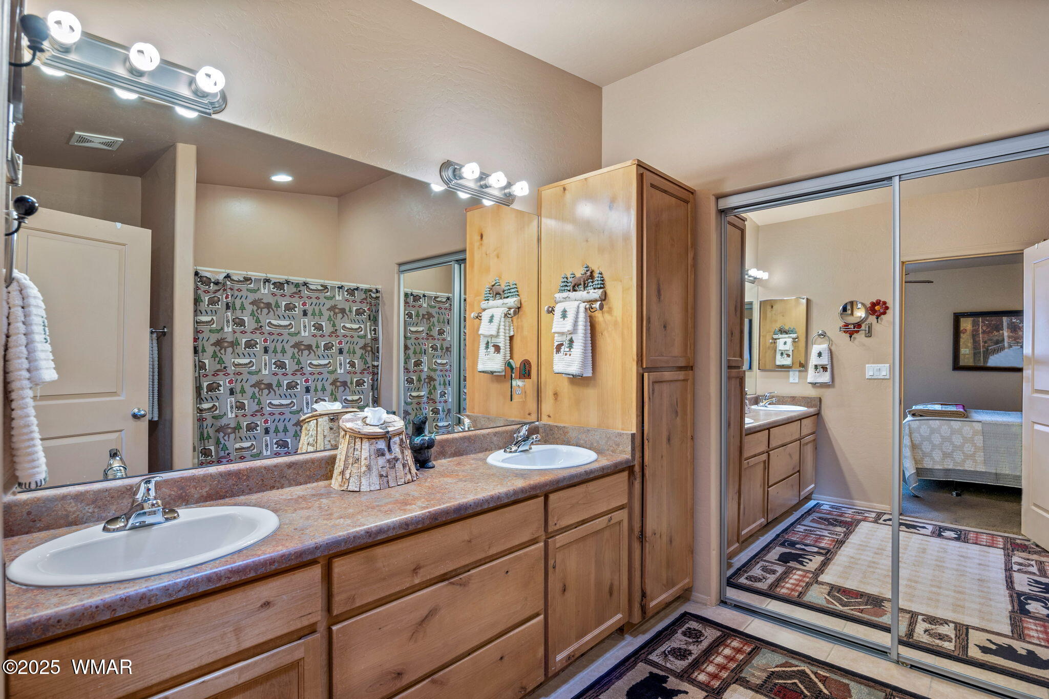 6943 West Starlight Ridge Parkway Lakeside, AZ 85929 - Photo 21 of 31 Primary bath with dual vanities